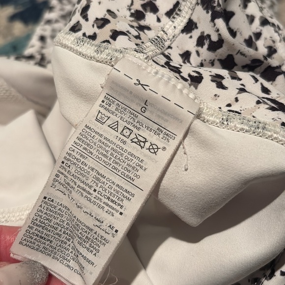 Old Navy Hi Rise Powersoft Leggings - Picture 4 of 4